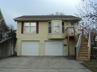 35 S Fairview Ave, Liberty, MO 64068