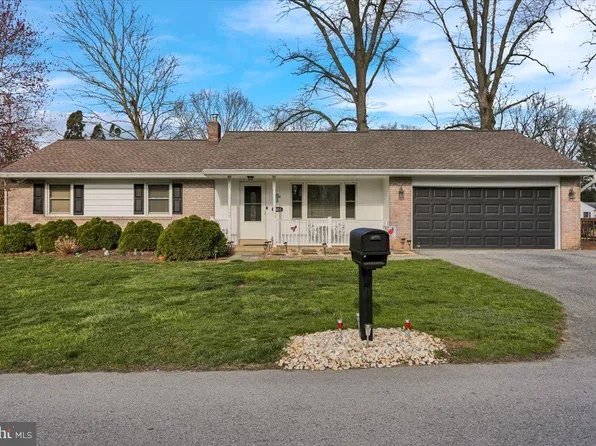 1800 Colonial Manor Dr, Lancaster, PA 17603