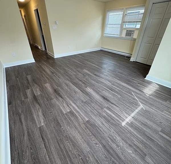 408 S West St — Photo 7