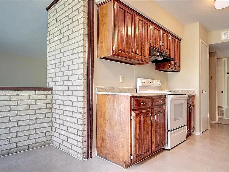 3414 Chesapeake Dr — Photo 6