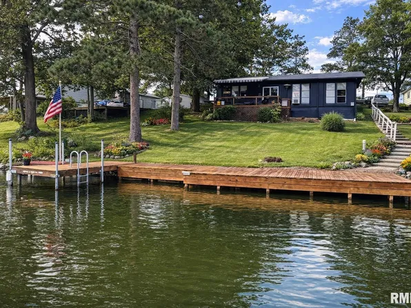 26 Lake Warren Dr, Monmouth, IL 61462