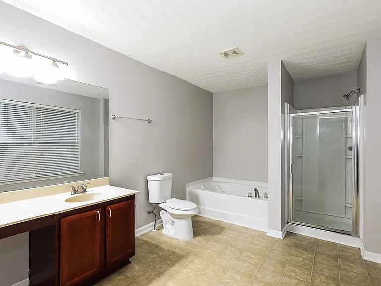 2894 Edgewater St SW — Photo 12