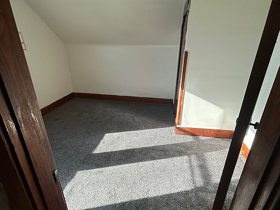 4th image of 302 1/2 S 9th St #2