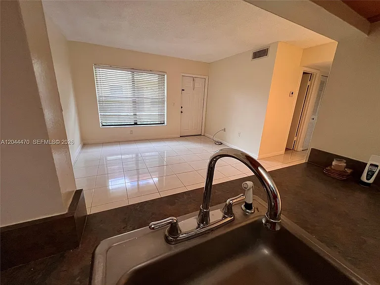 451 NW 100th Pl #101 — Photo 6