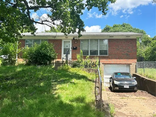 8784 Darnell Pl, Saint Louis, MO 63136