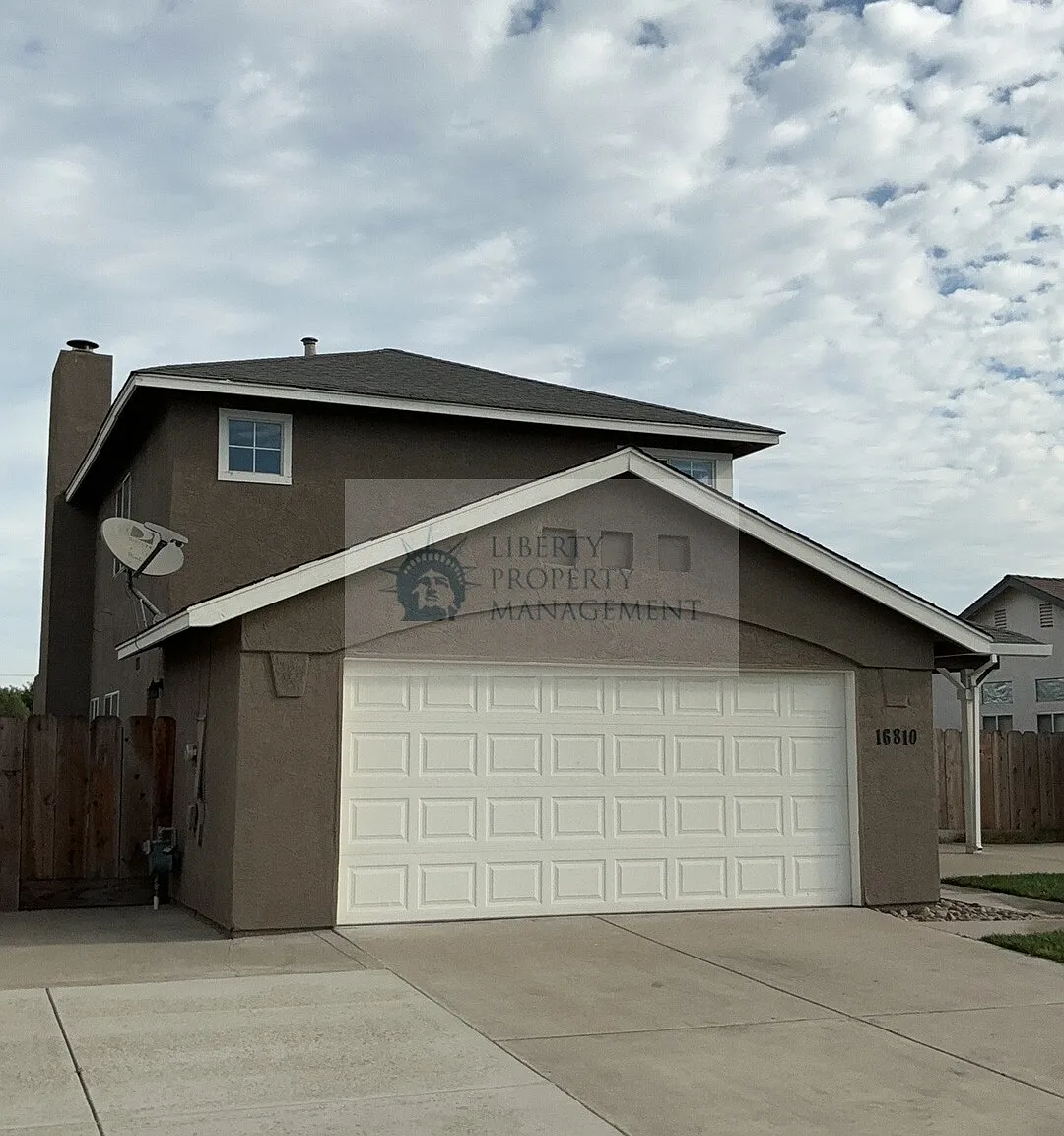 4 bed, 1586 sqft, $2,295 — Photo 2