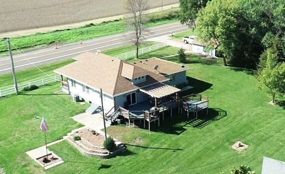 1st image of 1610 32nd Rd