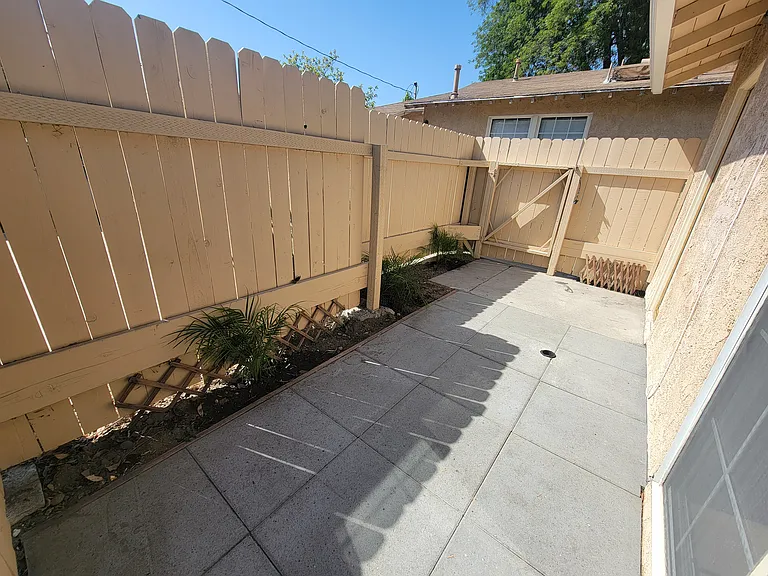 7249 Allott Ave — Photo 10