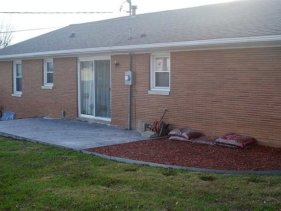 3rd image of 3102 Leslie Dr
