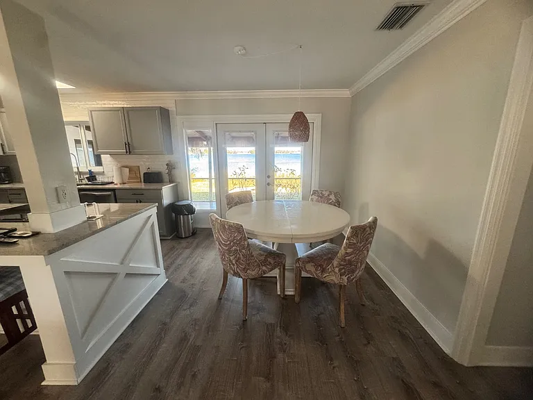 734 Memorial Dr — Photo 18