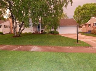 938 N Stanford St, Port Washington, WI 53074