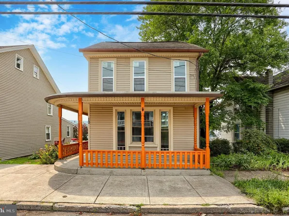 10 E Grand Ave, Tower City, PA 17980