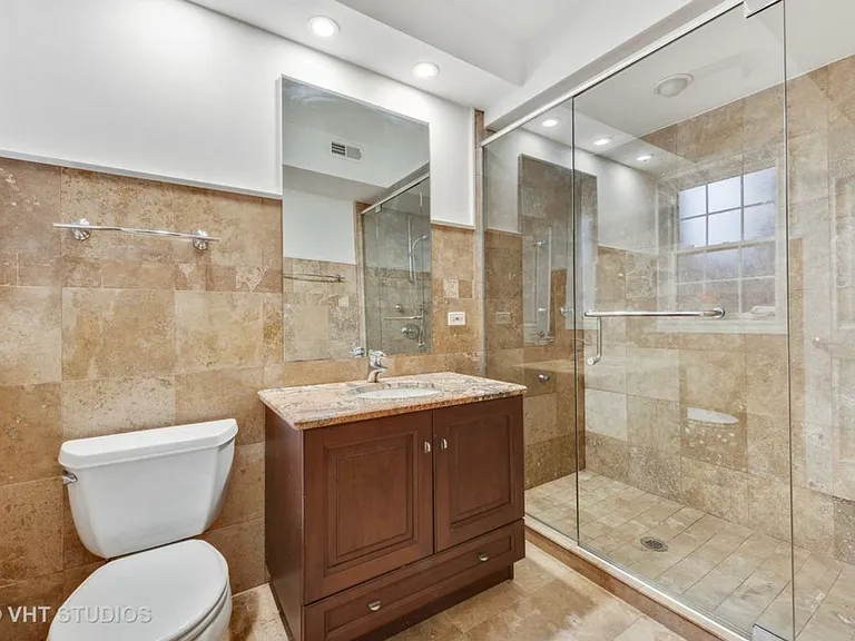 2242 W Melrose St — Photo 17