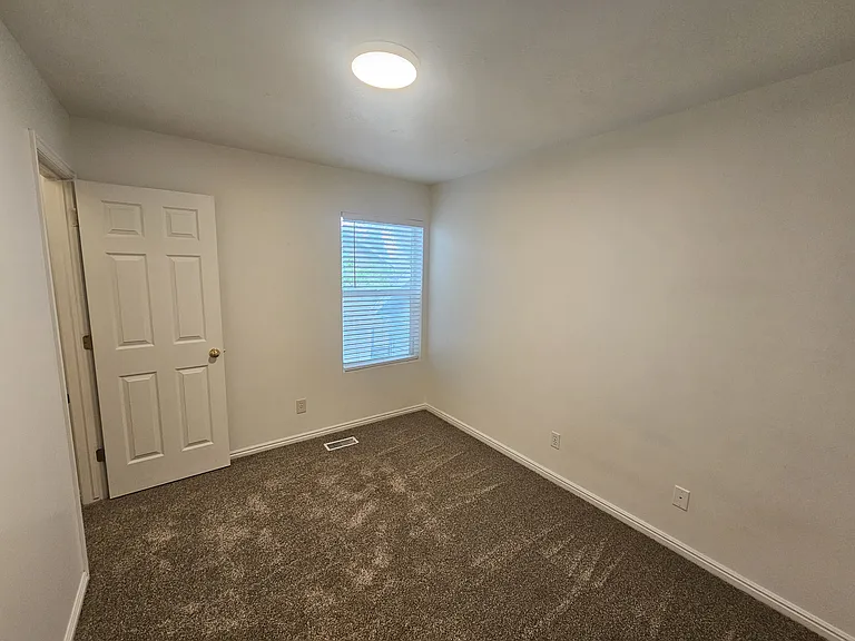 121 W 100 N — Photo 19