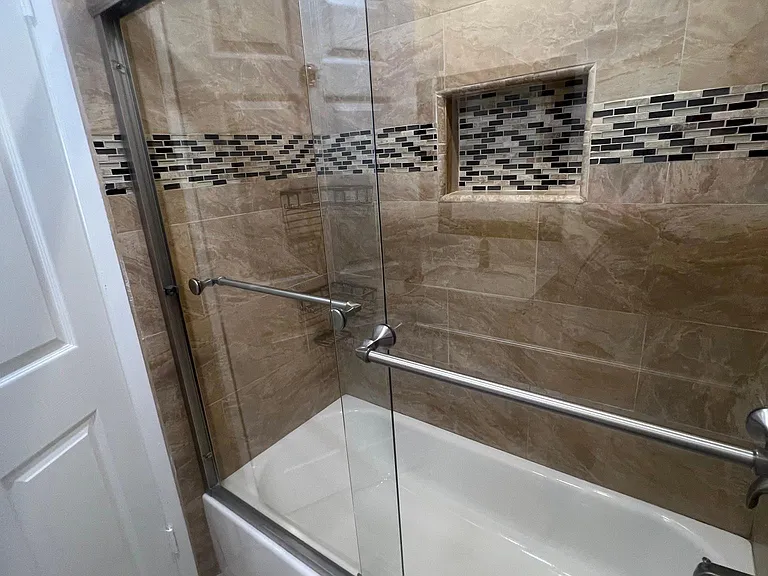 4307 Whitsett Ave #104 — Photo 31