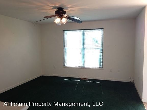 3rd image of 11808 Jasmine Ct
