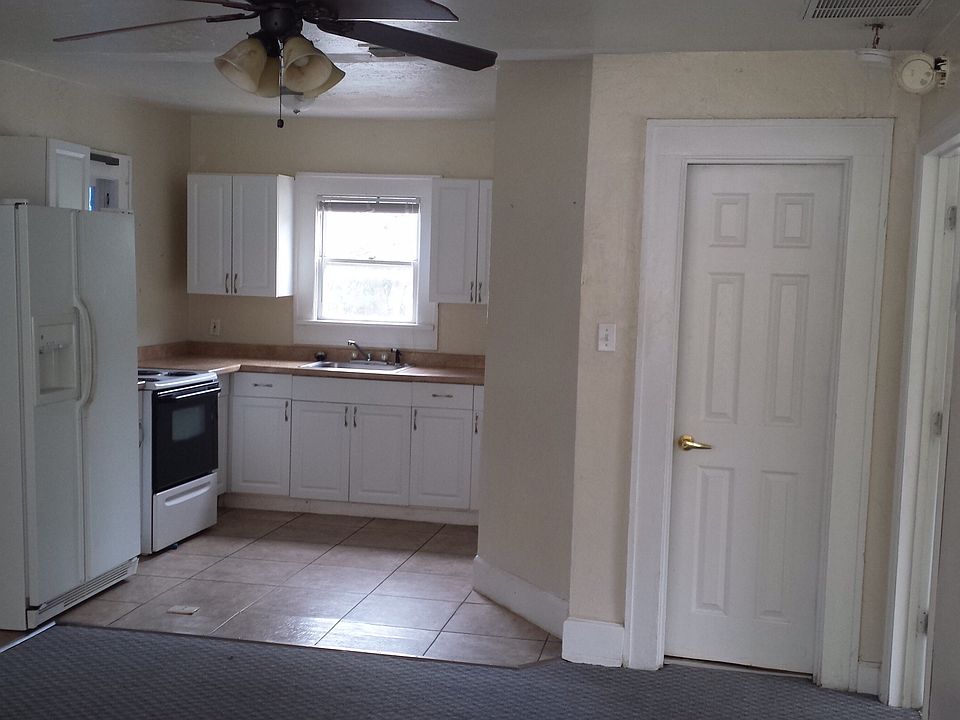 2nd image of 835 10th Ave N