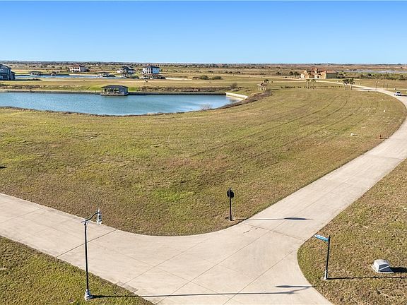 2nd image of 268 E Burgundy Bay Bay