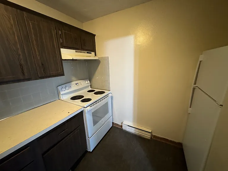 135A Winthrop St #4 — Photo 6