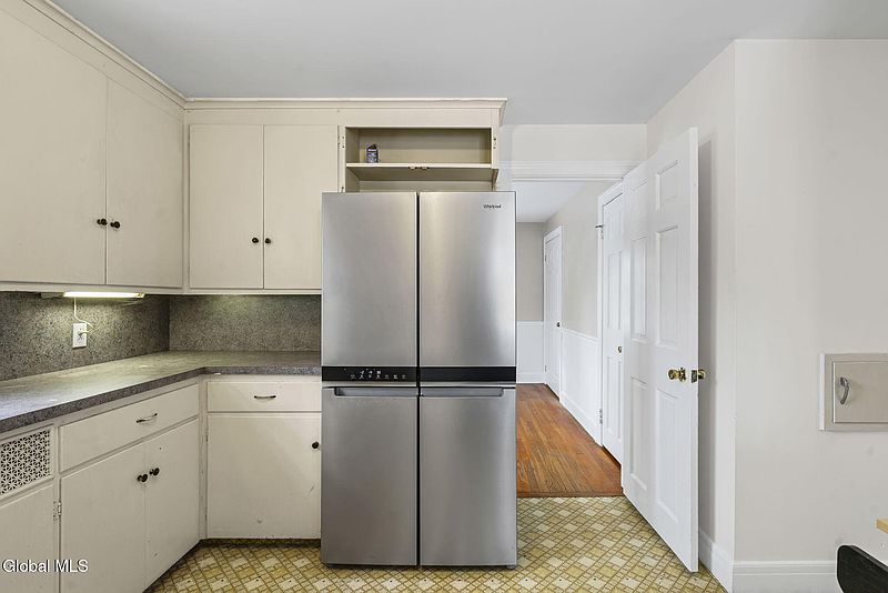 5th image of 4 Woodridge Road