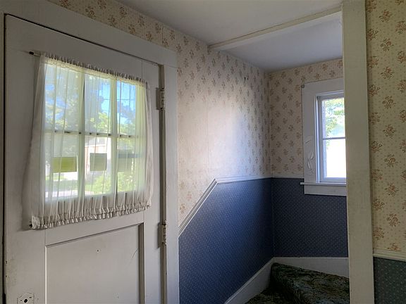 3rd image of 74 Cornell Ave