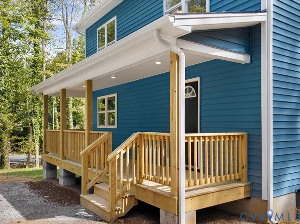 6337 Oak Dr, Quinton, VA 23141