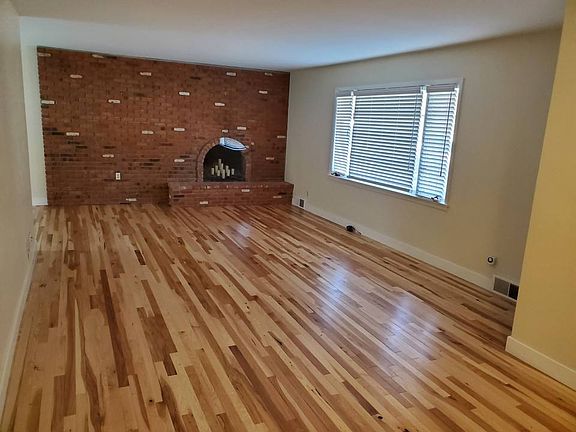 3rd image of 1145 Ponderosa Dr