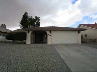 27884 Hummingbird Ln, Helendale, CA 92342