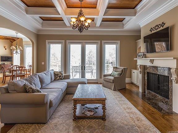 4th image of 121 Kelly Cove Ct