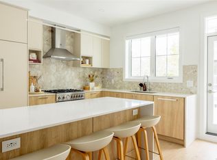 630 Gorge Rd W #Townhouse 18, Saanich, BC
