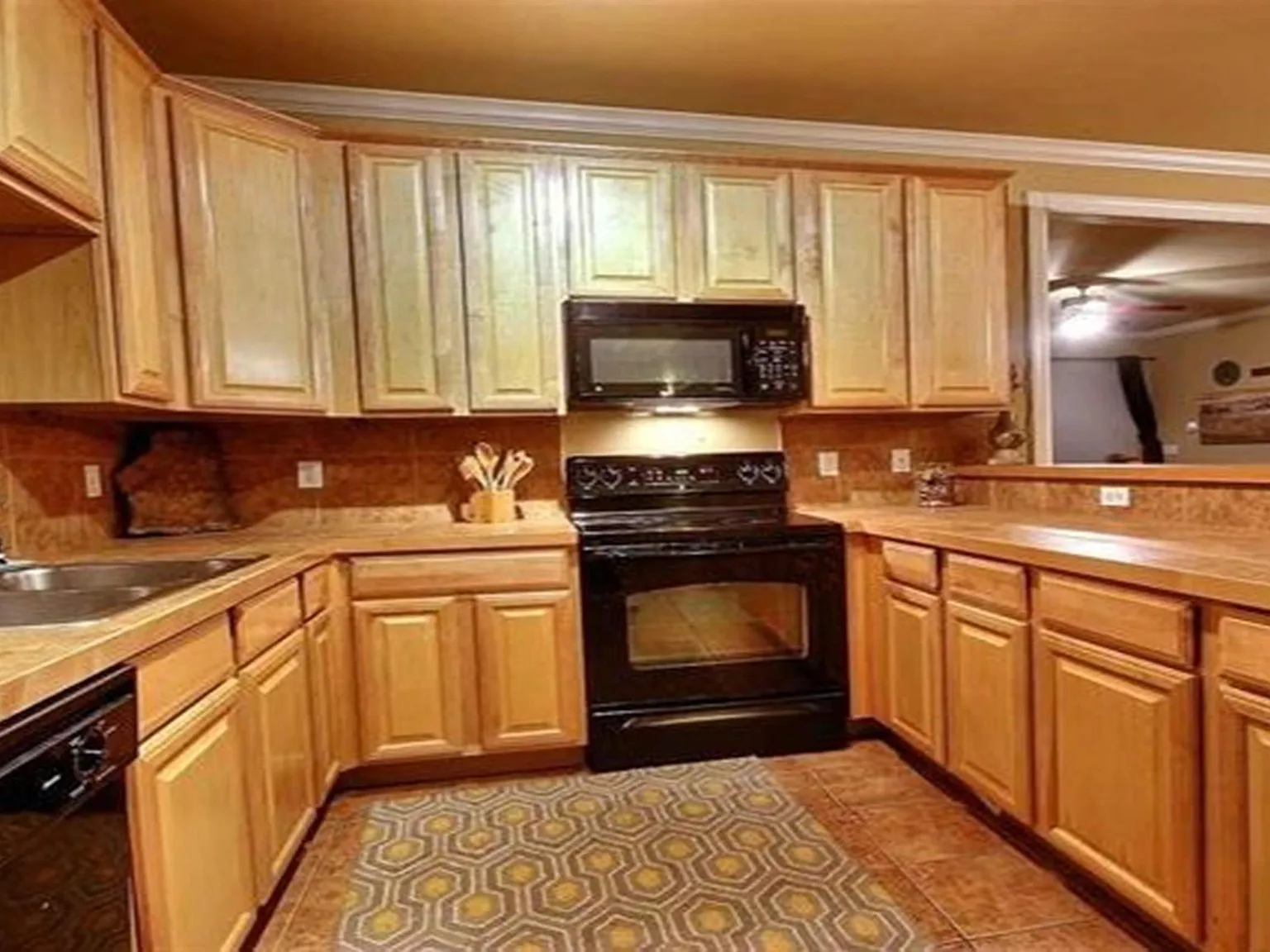 3 bed, 1467 sqft, $1,650 — Photo 4