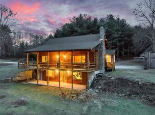 32 Kenney Hill Rd, Hope Valley, RI 02832