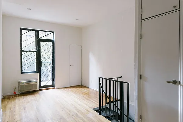 Rented by Sky Management | media 7