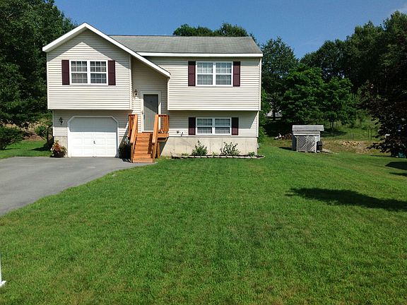 4th image of 10 Dogwood Dr