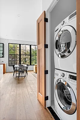 Laundry, photo 1