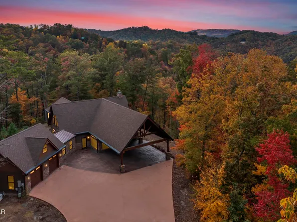 2438 Hickory Knoll Ln, Sevierville, TN 37862