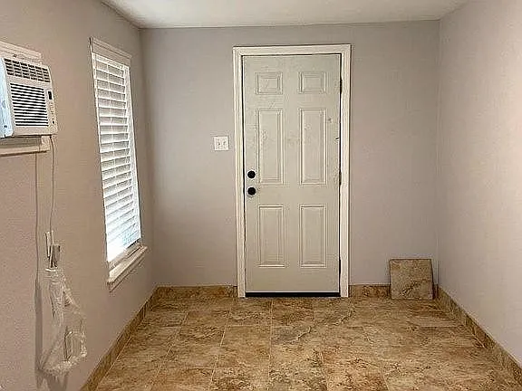 310 Wilshire Pl — Photo 8