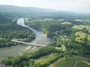 Falcon Ridge Dr, Charles Town, WV 25414