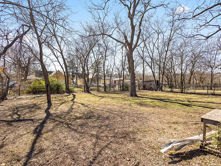 814 W Fern St — Photo 27
