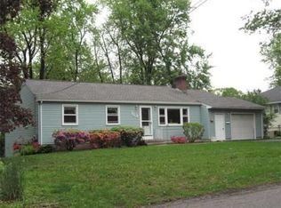 104 Cooley Dr, Longmeadow, MA 01106
