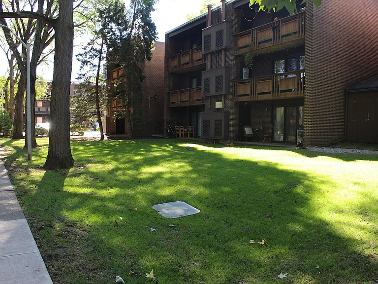 560 S Trenton Ave — Photo 12