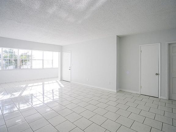 2nd image of 1940 Bay Dr Unit 15-1940BAY