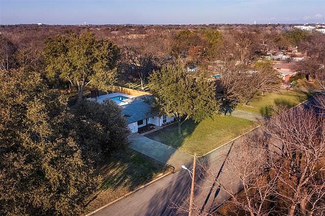 1st image of 7301 Riviera Dr