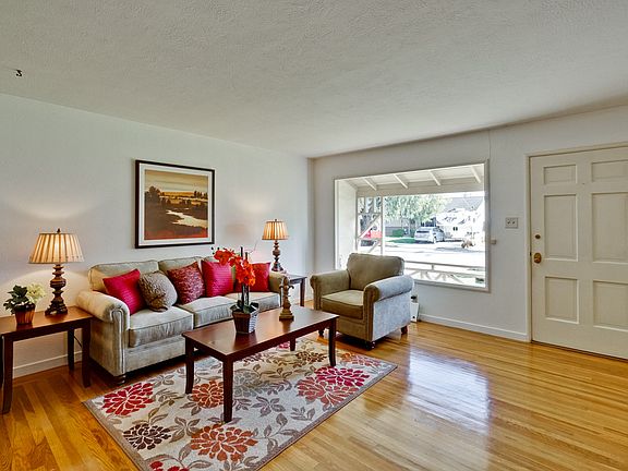 2nd image of 455 Kenmore Ave