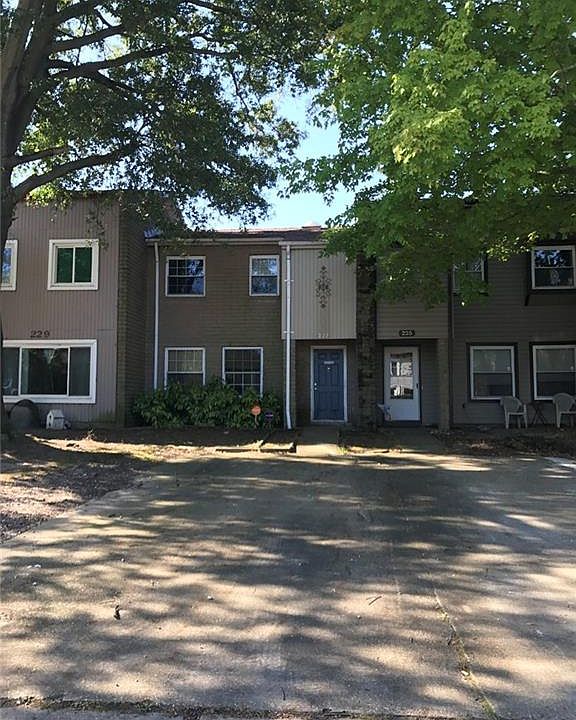1st image of 227 N Palmyra Dr