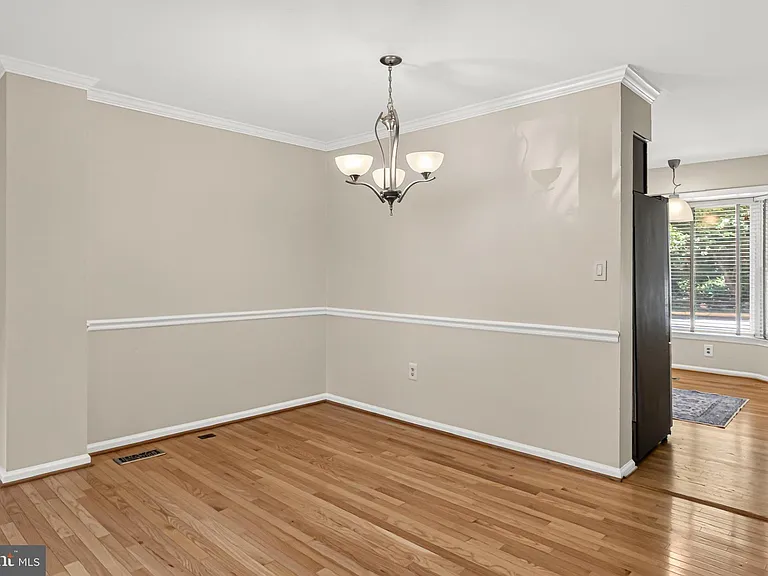 5719 Oakshore Ct — Photo 13