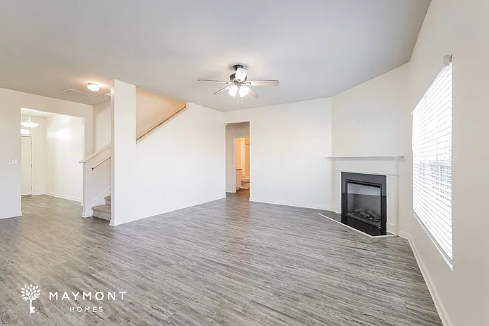 5 bed, 3.0 bath, 2556 sqft, $2,095 — Photo 4