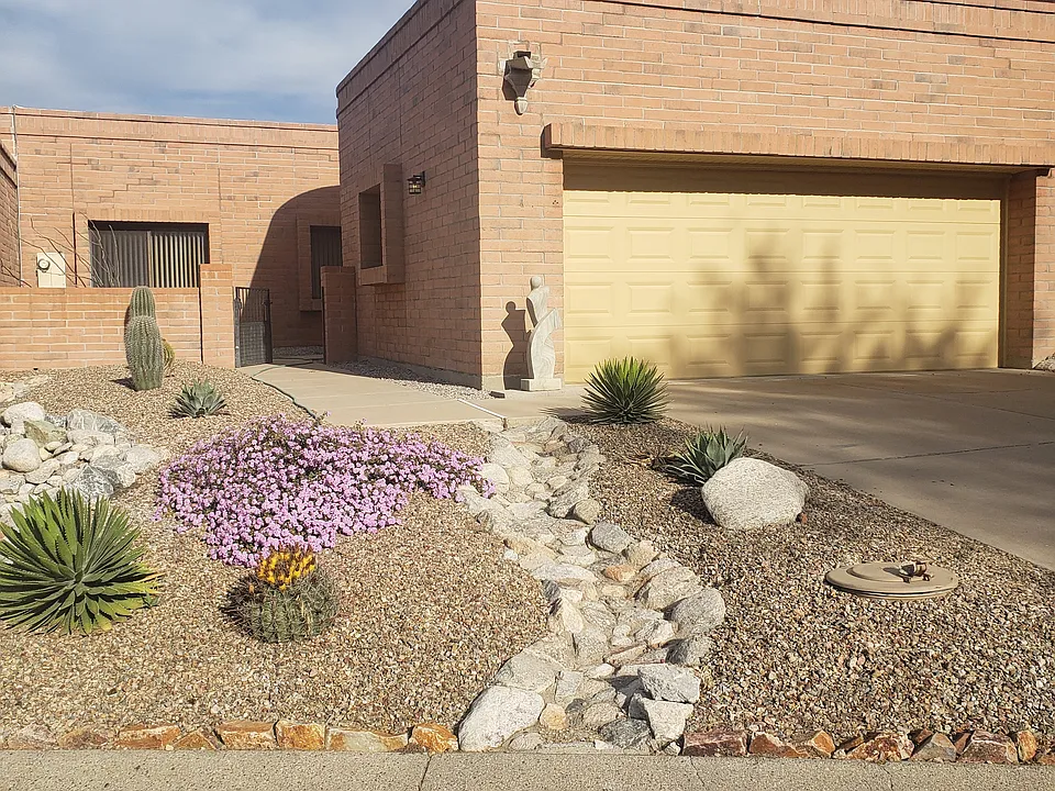 8774 N Coral Ridge Loop