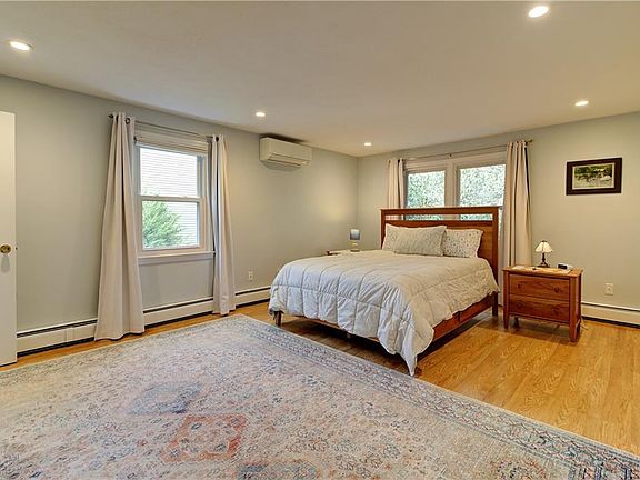 2nd image of 47 Wyndham Ave