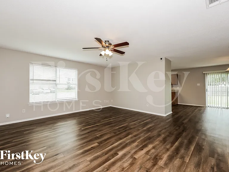 920 Dove Meadows Dr — Photo 3